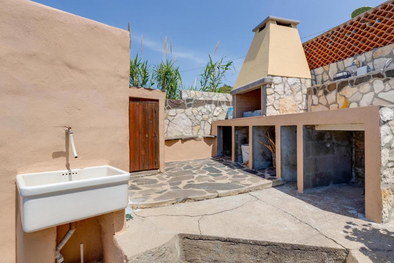 La Terrazza Sul Mare Villa Magomadas Exterior photo